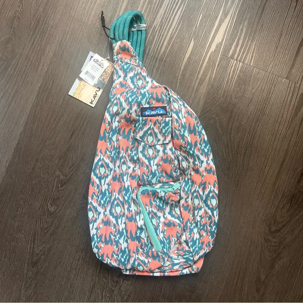 NWT Kavu Beach Paint Rope Sling Bag Backpack - Picture 1 of 2